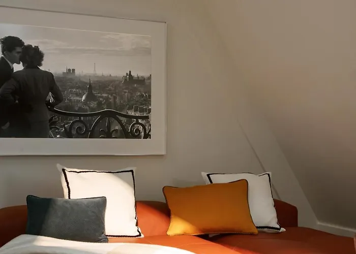 La Saint Germain Des Pres Paris